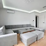Cozy And Stylish Apartmán