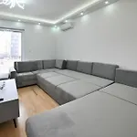 Cozy And Stylish Apartmán